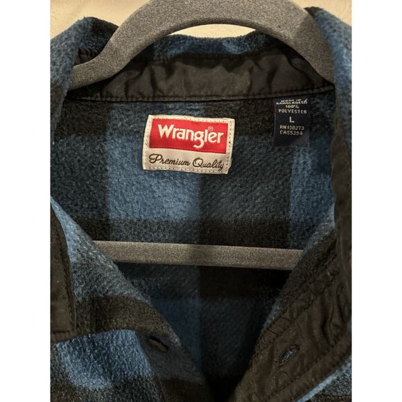 Wrangler Premium Button Up Flannel Blue Plaid Lrg Cabincore Cozycore Campcore - Picture 2 of 5